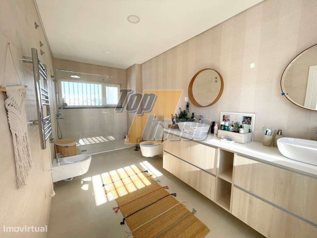 Moradia Isolada T4+1 com piscina-20