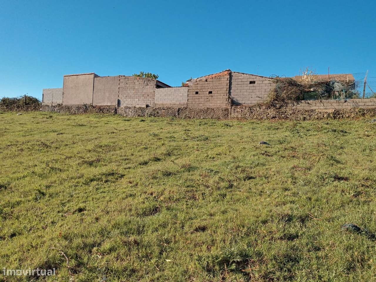 Terreno em Quadrazais (Sabugal) 3.637m² Inserido em Perímetro Urbano - Grande imagem: 3/9