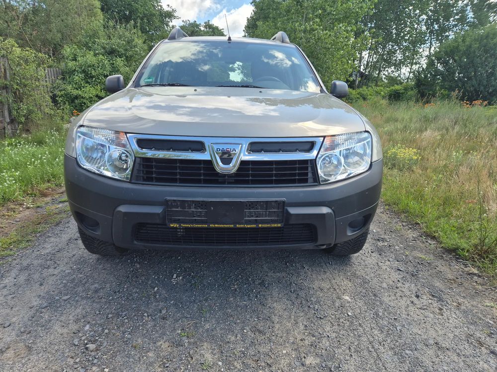 Dacia Duster I (2009-2017) 1.6 16V 4x2 Delsey 2012
