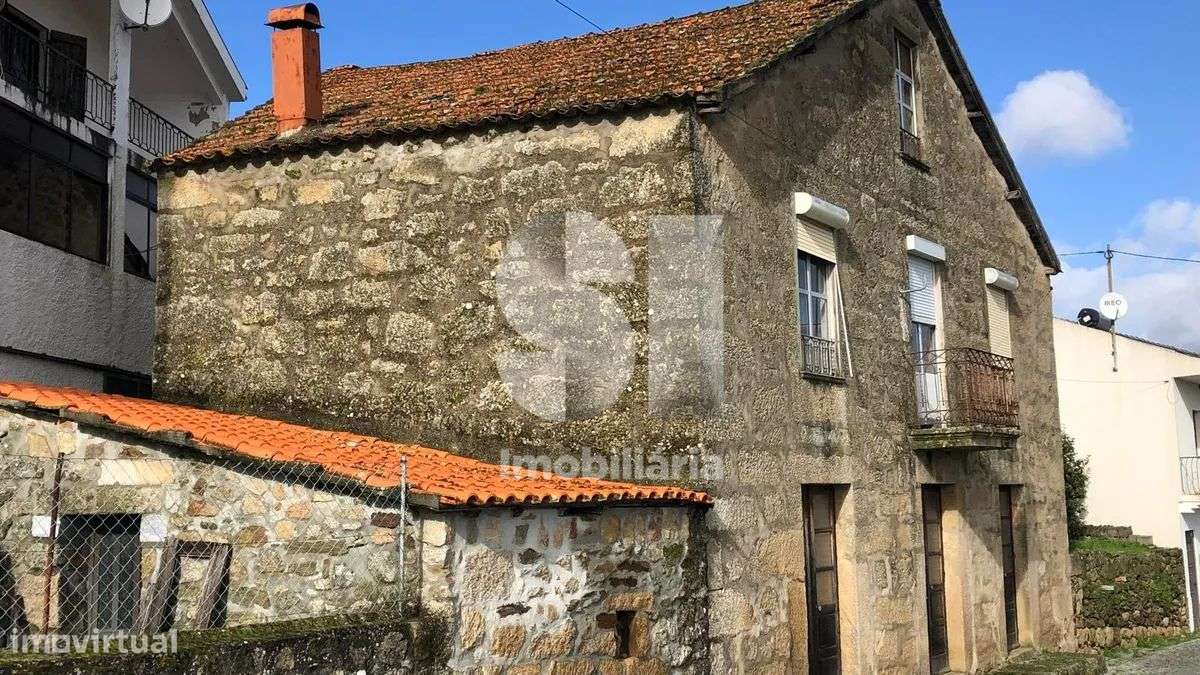 Moradia para recuperar - Grande imagem: 3/34