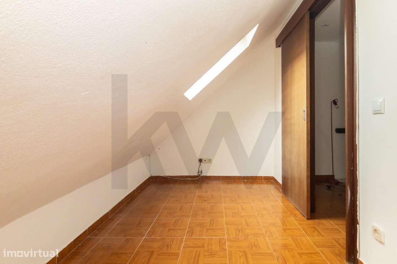 Moradia T2 de Rés-do-chão e 1º andar, situada em Sarilhos Pequenos, Mo - Grande imagem: 5/28