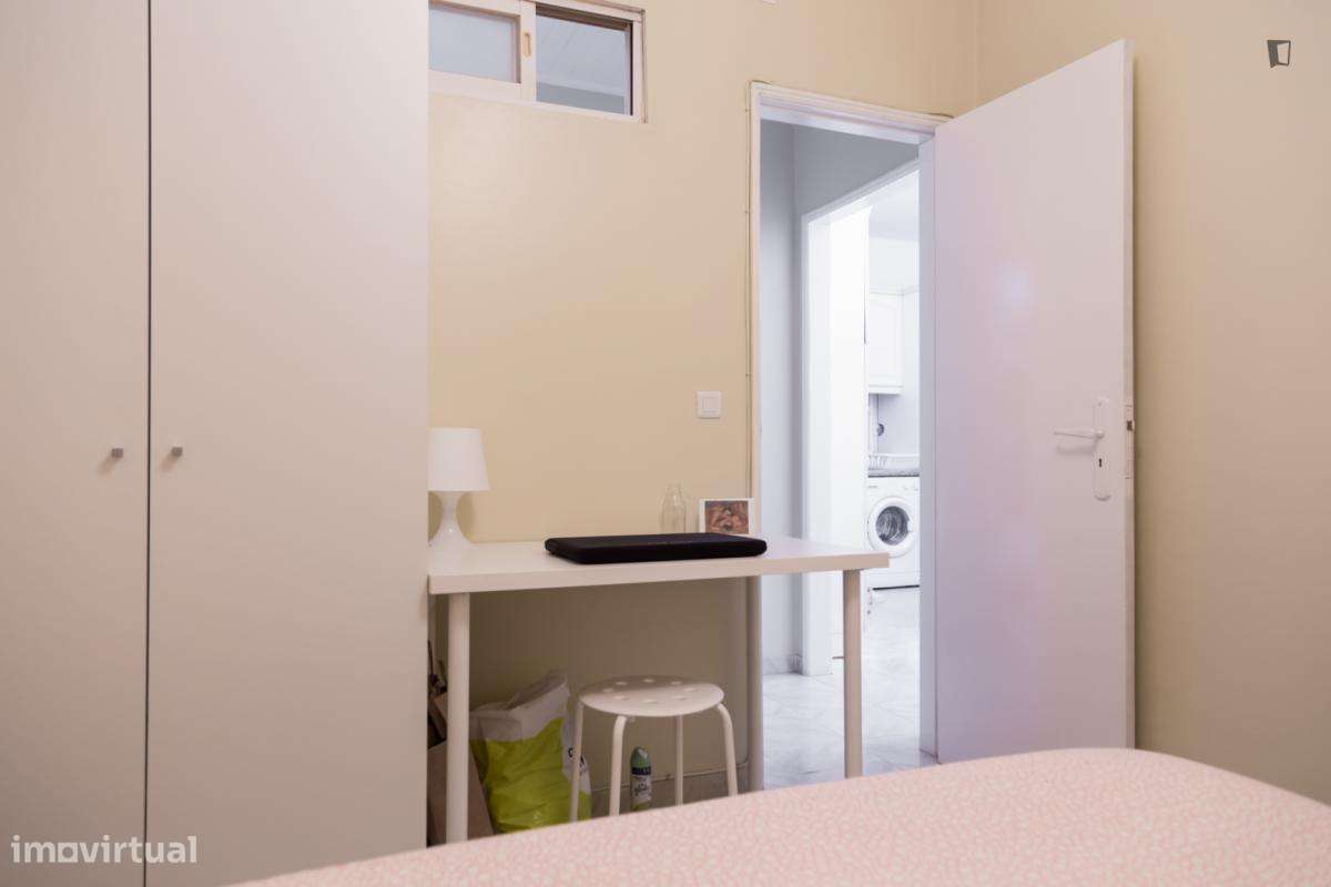 Quarto - localizado em Penha de França Lisbon - Grande imagem: 4/12