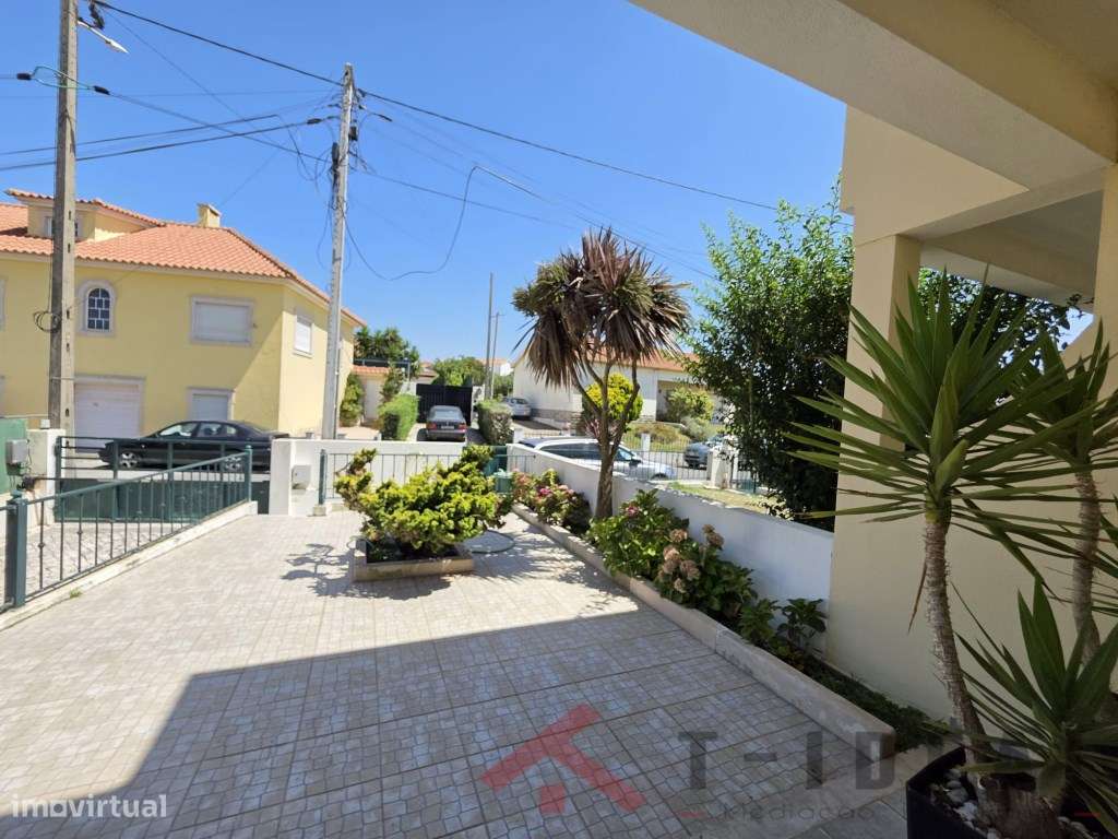 Moradia T3 próxima da Praia da Areia Branca-25