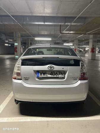 Toyota Prius 1.5 VVT-i Prestige - 4