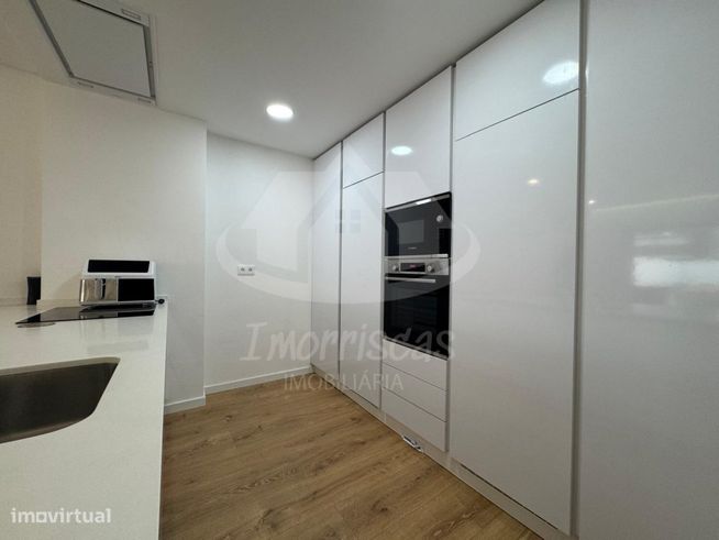 Apartamento T4 seminovo com terraço, no Parque das Oliveiras em Cam...-9