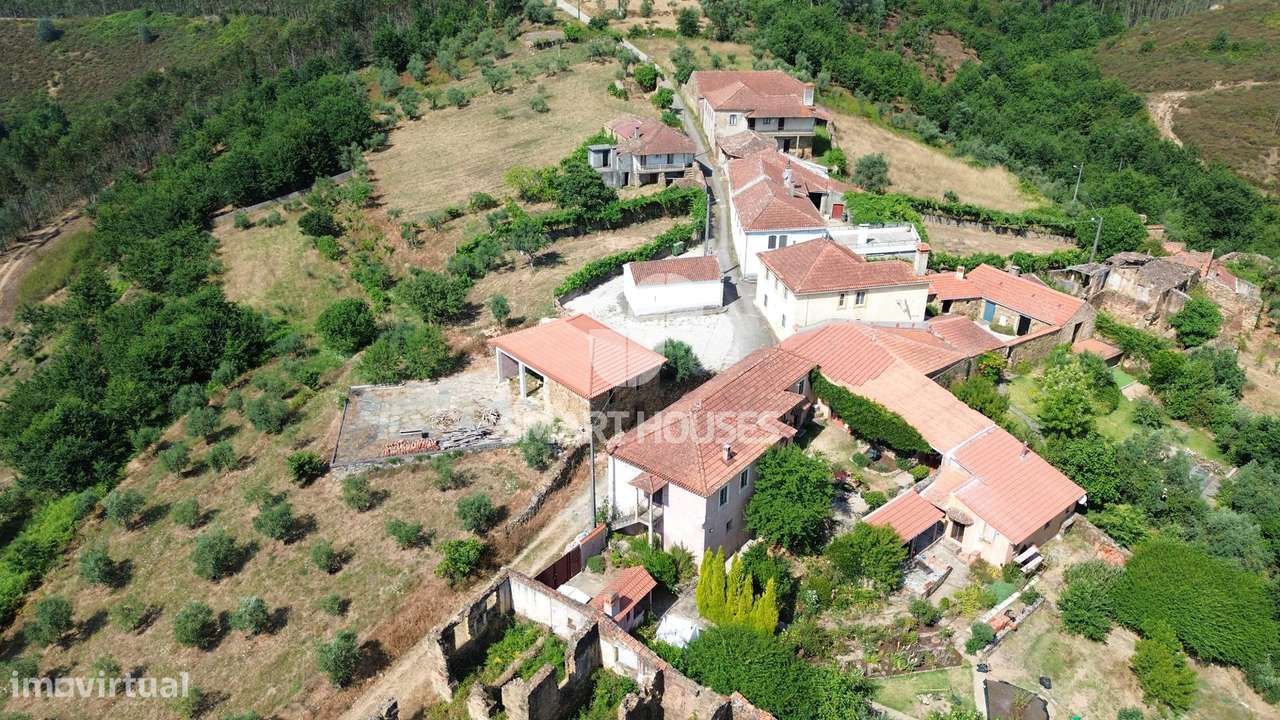 Moradia T2 Carapinha p/ recuperar-7