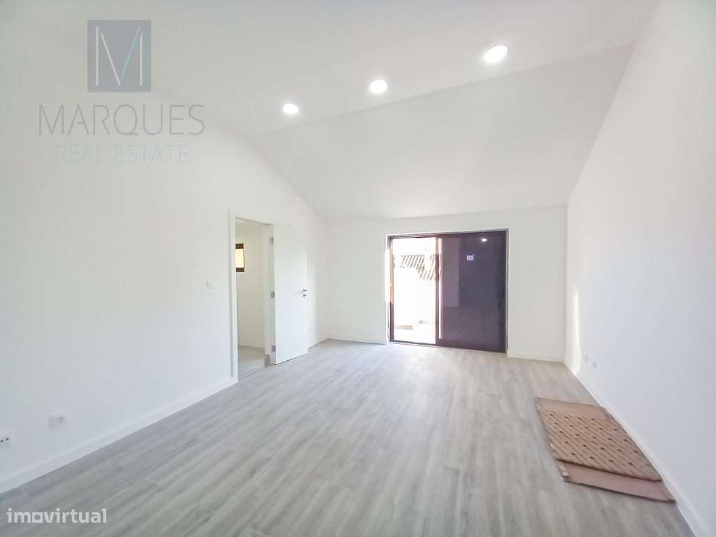 Apartamento T3 Duplex com garagem na Costa de Caparica-21