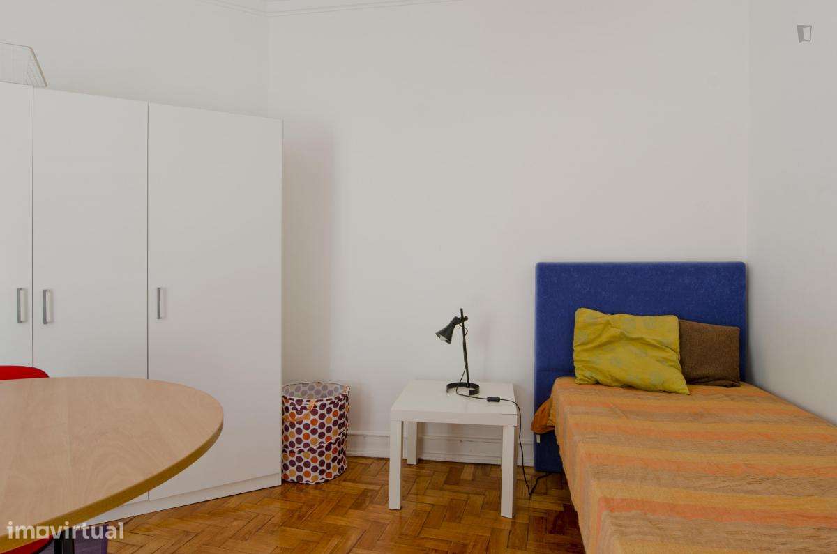 Quarto - localizado em Arroios Lisbon - Grande imagem: 4/7