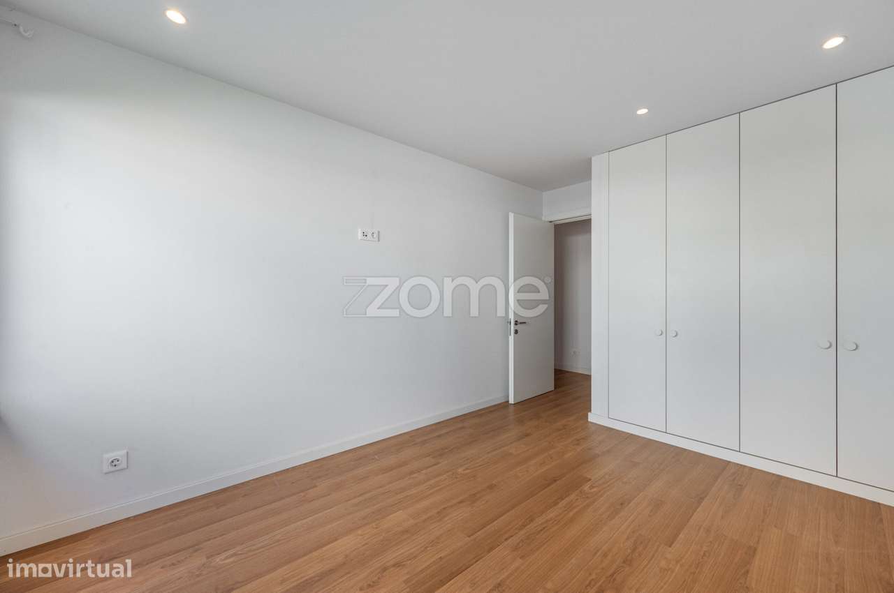 Apartamento T3 Semi-Novo em Calendário-15