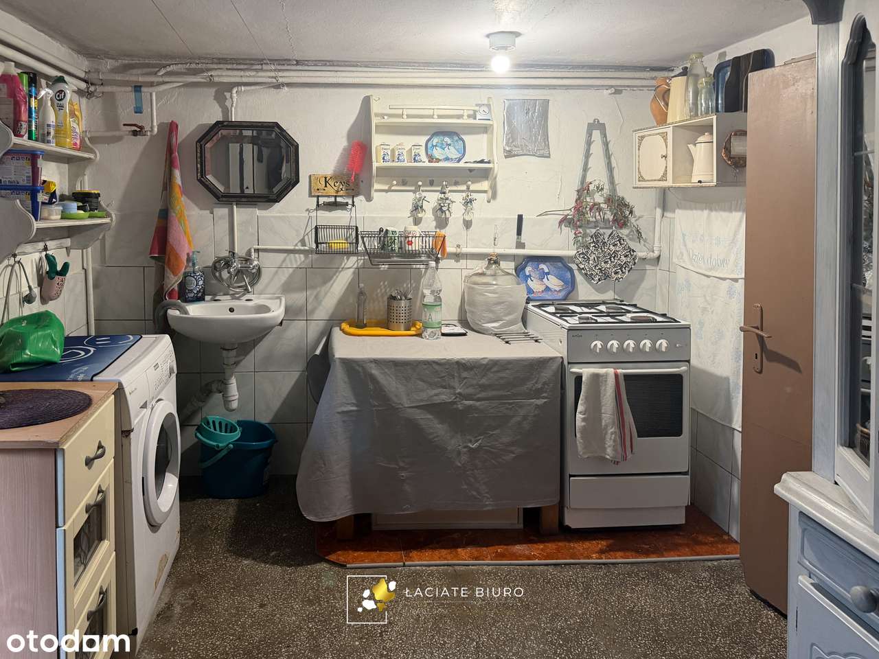 Tani w utrzymaniu dom z warsztatem samochodowym-14