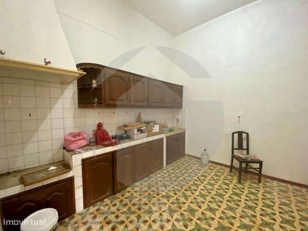 Moradia T3 com Excelente Localização em Vale Judeu - Grande imagem: 5/9