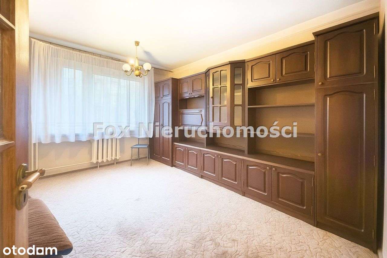 3 pokoje z dużym balkonem -1 piętro niski blok-7