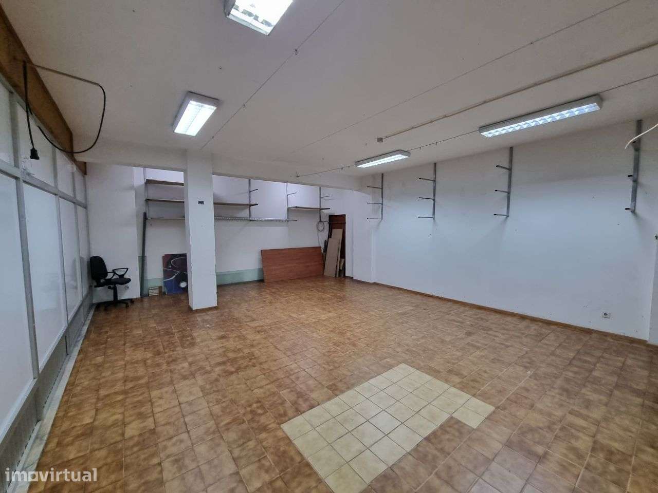 Loja comercial e serviços em Arcozelo, Barcelos - Grande imagem: 5/6