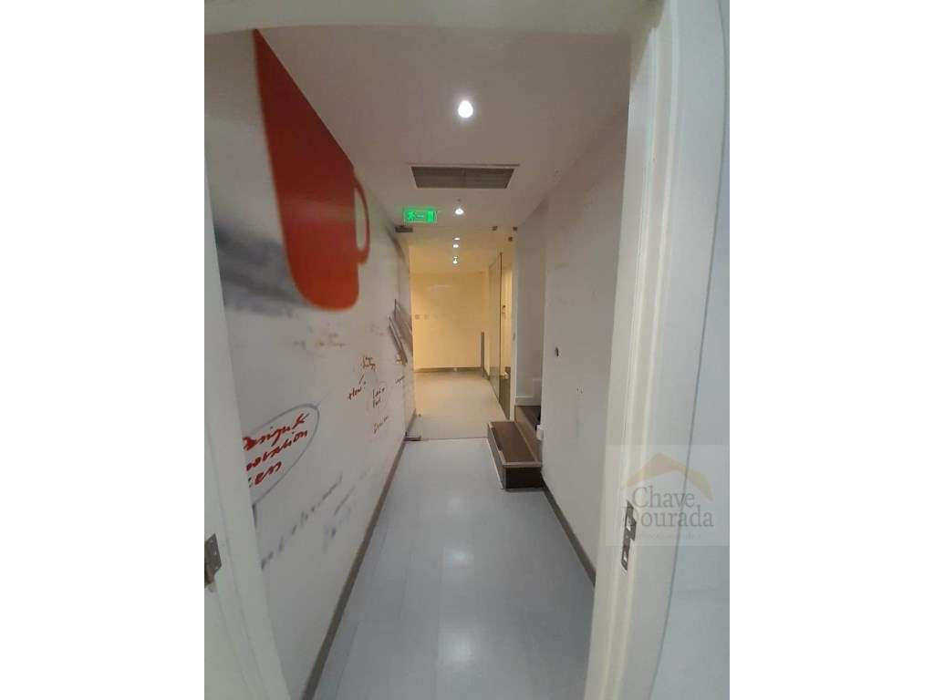 Loja na Baixa de Coimbra para arrendar com 160m2 - Grande imagem: 4/9