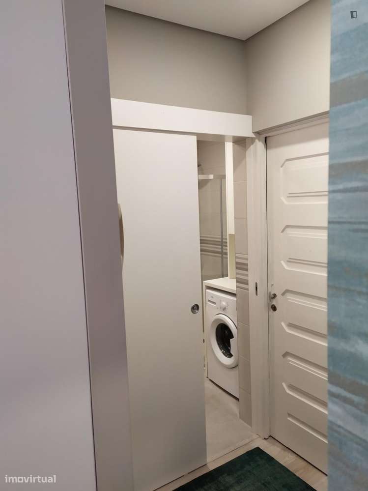 Apartamento com 1 quartos - localizado em Paranhos Porto - Grande imagem: 2/10