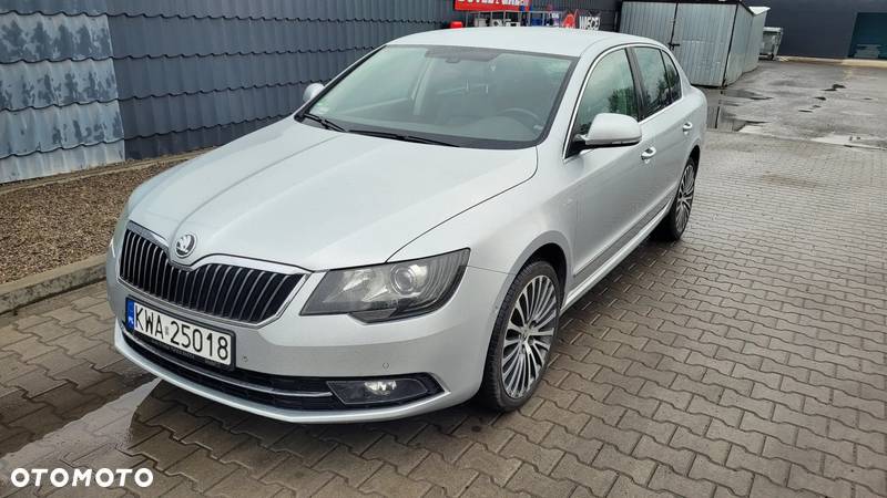 Skoda Superb 2.0 TDI L&K DSG - 8