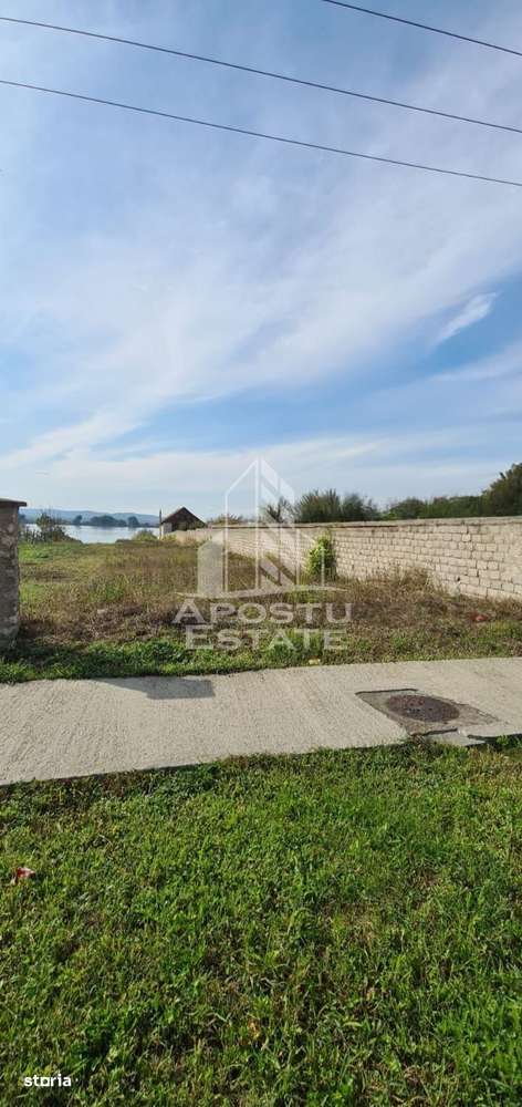 Teren la Dunare 2400Mp cu utilitati - Imagine principală: 2/5
