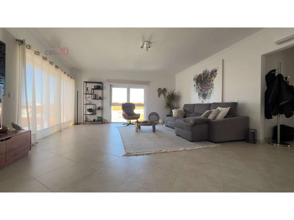 Excelente T4 duplex, para venda, no centro de Alcochete - Grande imagem: 5/41