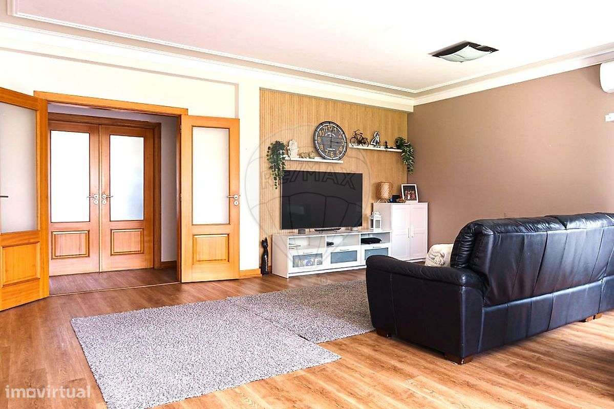 Moradia T4 para venda-4