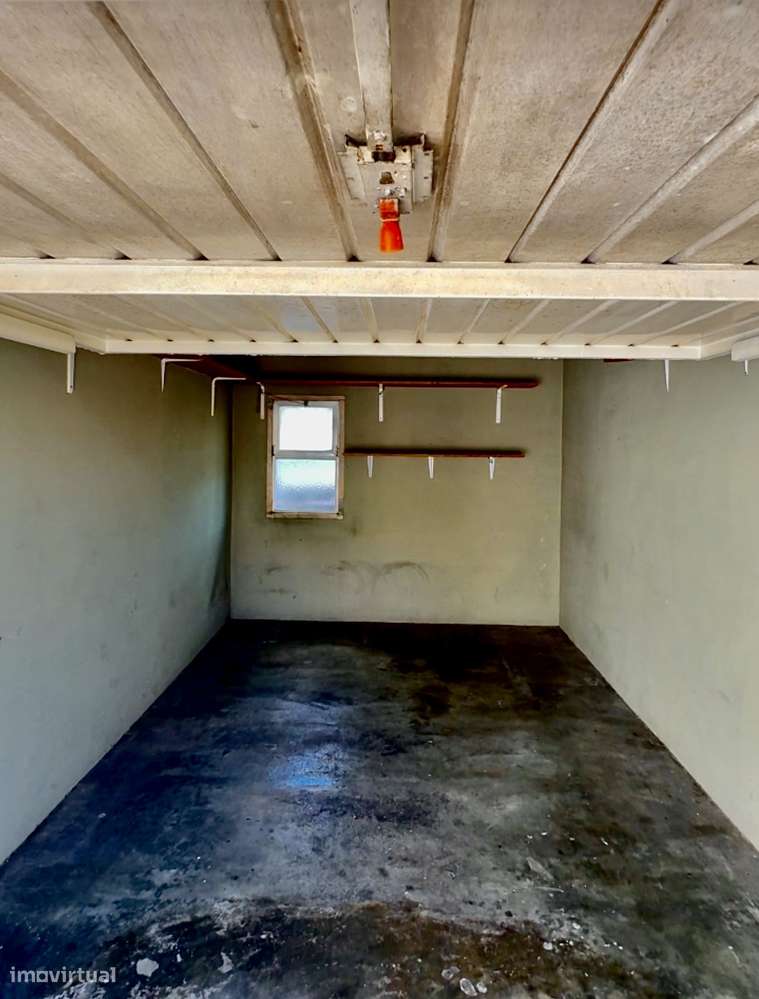 Andar de Moradia T2 | 76 m² | Varanda | Garagem | Porto Salvo-17