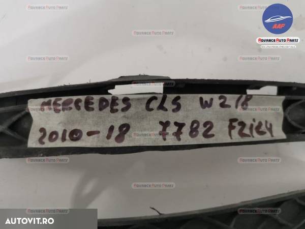 Grila proiector stanga  Mercedes CLS W218 din 2010 pana in 2018 originala in stare buna - 2