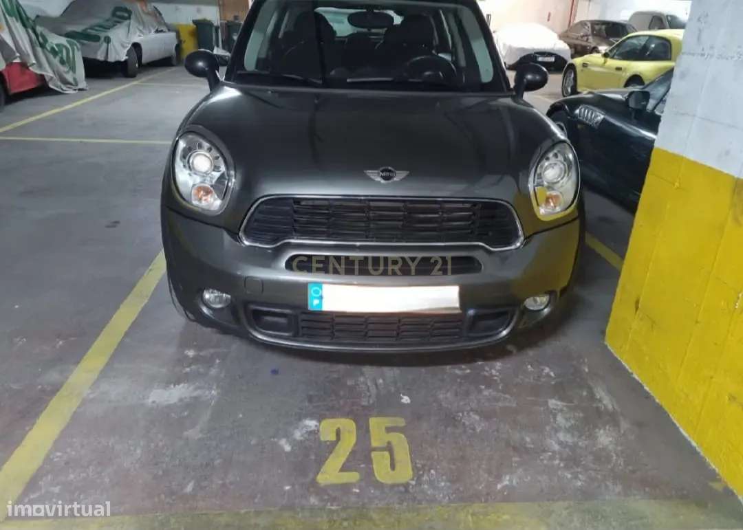 Três lugares de estacionamento -  Centro Comercial Mouras Shopping Cen - Grande imagem: 5/8