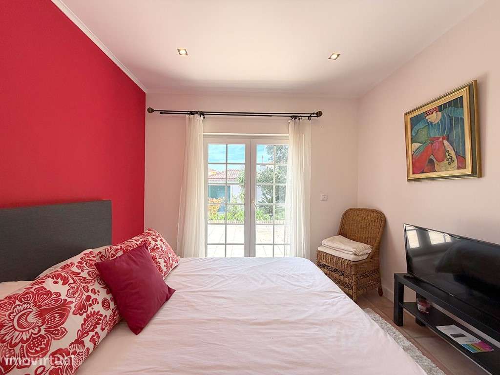 Moradia com Piscina, lote de 865 m2, a vendas nas Casas de Azeitão-16