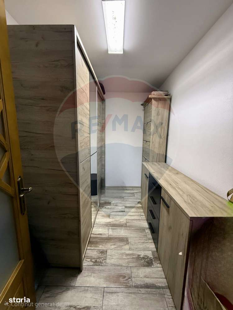 Casă / Vilă cu 5 camere de vânzare-13