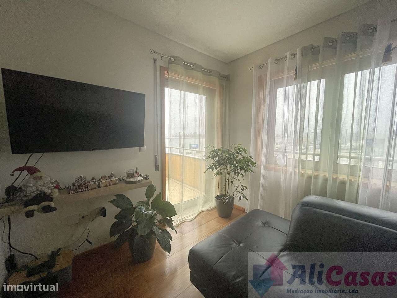 Excelente T3 Último Piso- Lugar de Garagem P/2 carros - Grande imagem: 5/51