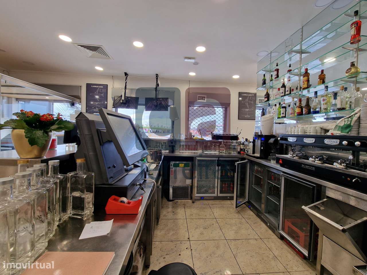 Restaurante composto por três pisos no Coração de Almeirim-18