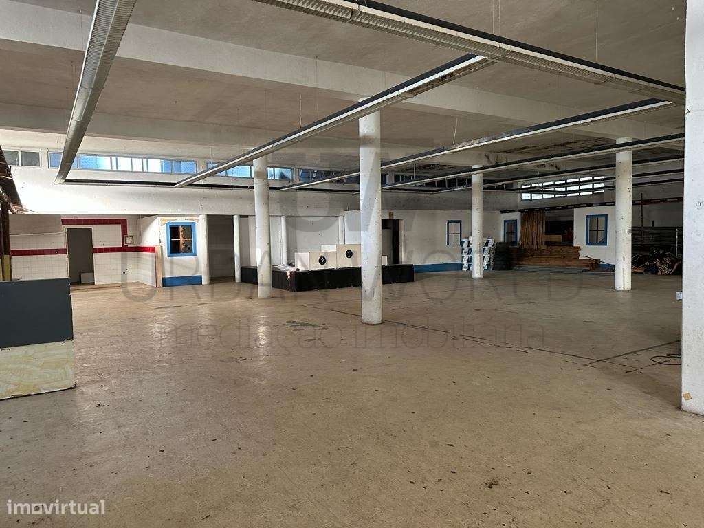 Armazém, Sobral de Monte Agraço, 1.275 m2 - Grande imagem: 1/7