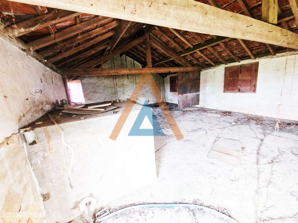 Maravilhosa quinta com casa e terreno-18