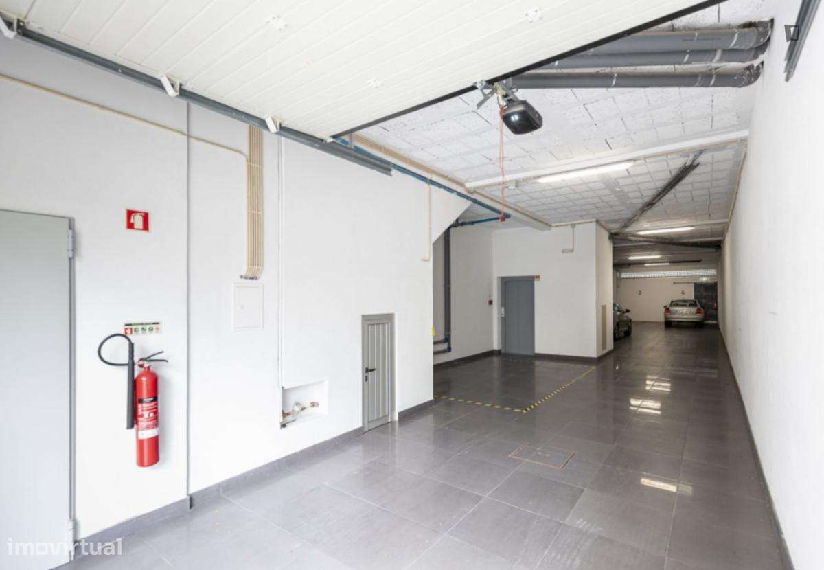 Apartamento com 2 quartos - localizado em Paranhos Porto - Grande imagem: 1/6