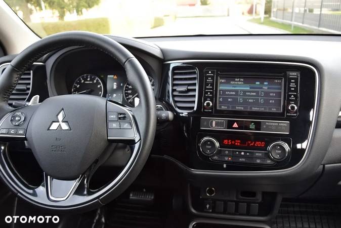 Mitsubishi Outlander 2.0 Intense + 4WD CVT - 8