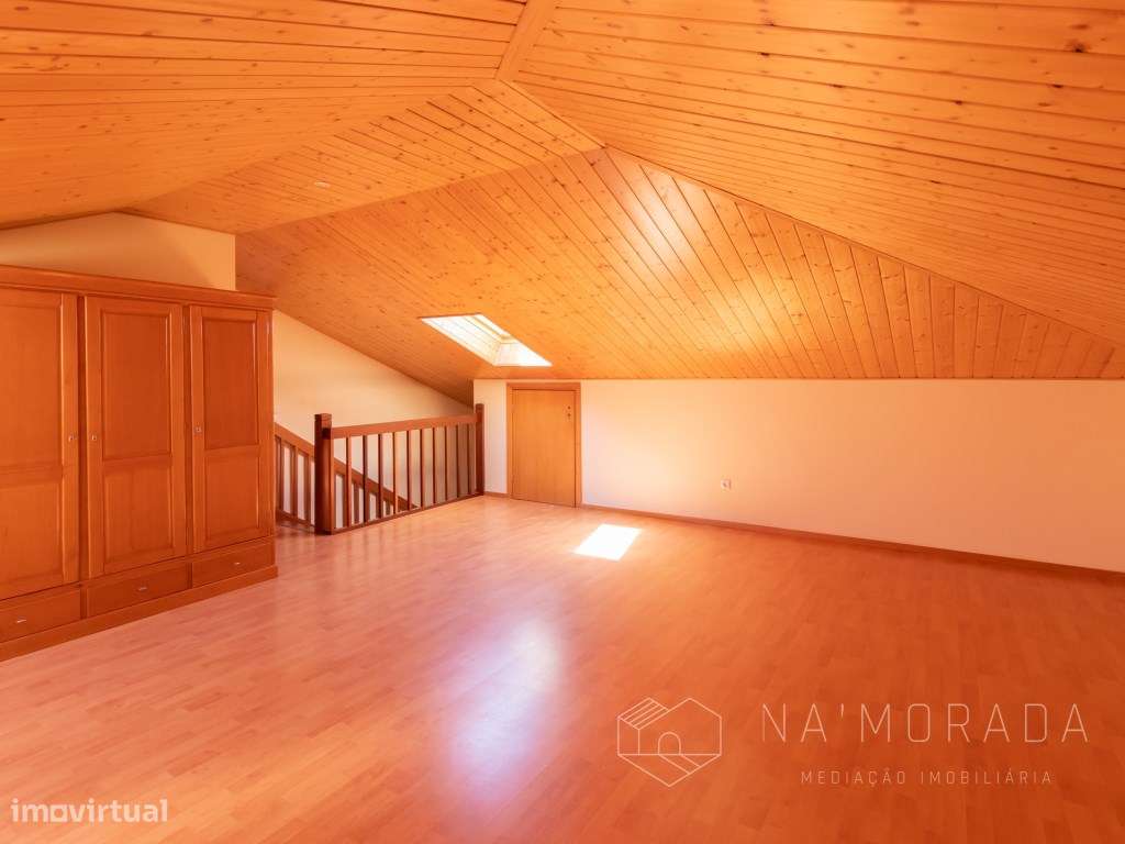 MORADIA UNIFAMILIAR T3+1 COM JARDIM EM CANEDO-21
