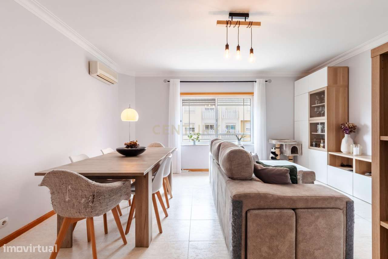 T2 Renovado | 2 WC Novas | 106 m² | Parqueamento + Arrecadação | Eleva-8