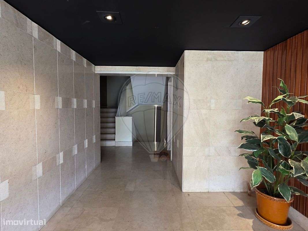 Apartamento T2 para arrendamento - Grande imagem: 2/27