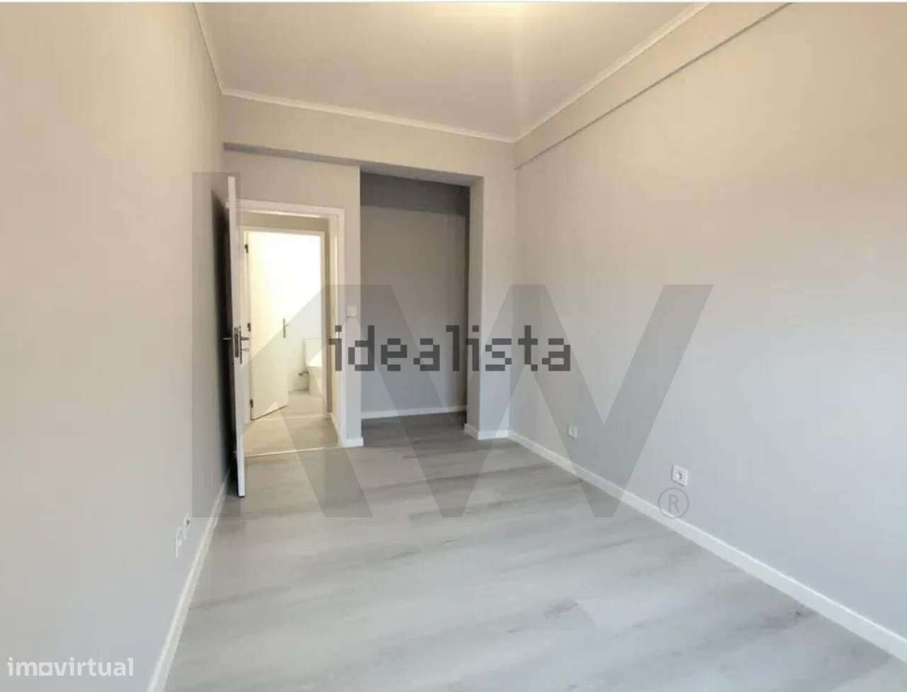 Apartamento T3 à venda no centro do Laranjeiro-9