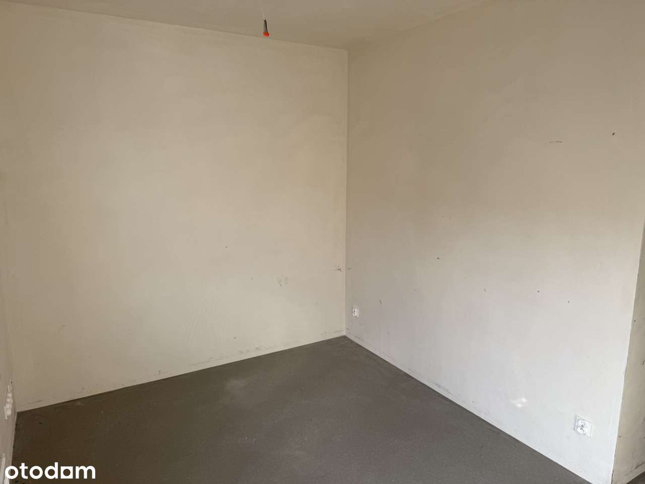 OSTATNI Segment narożny, działka 282m2. 49m2 poddasza! 900m od PKP-9