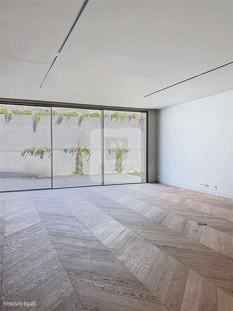 Apartamento T3 na Foz do Douro com Jardim Privativo de 167m2 - Grande imagem: 3/35