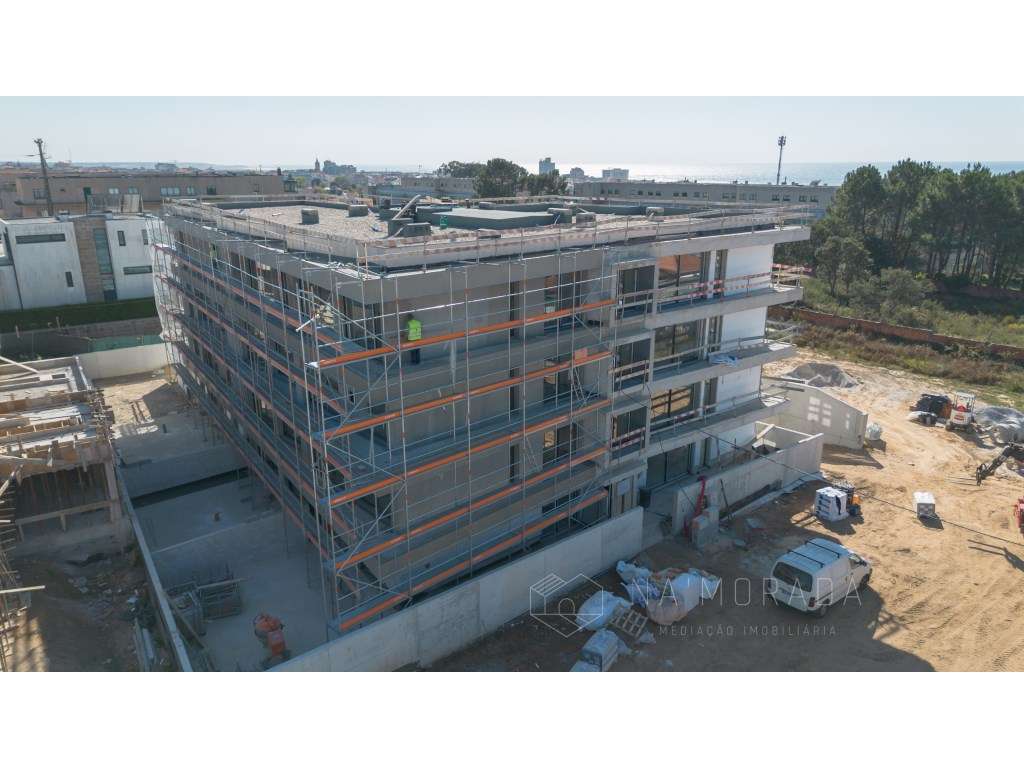 Apartamento T3 em construção com grande terraço a 400 Metros da Praia - Grande imagem: 4/24