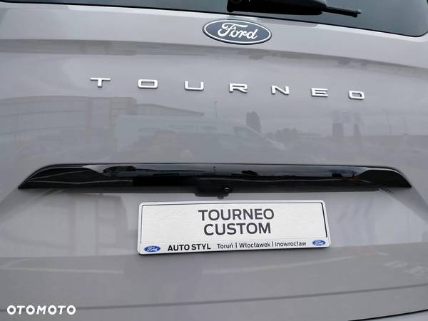 Ford Tourneo Custom 2.0 EcoBlue L1 Titanium - 36