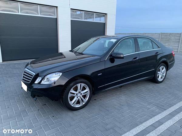 Mercedes-Benz Klasa E 350 T CDI DPF BlueEFFICIENCY 7G-TRONIC Avantgarde - 3