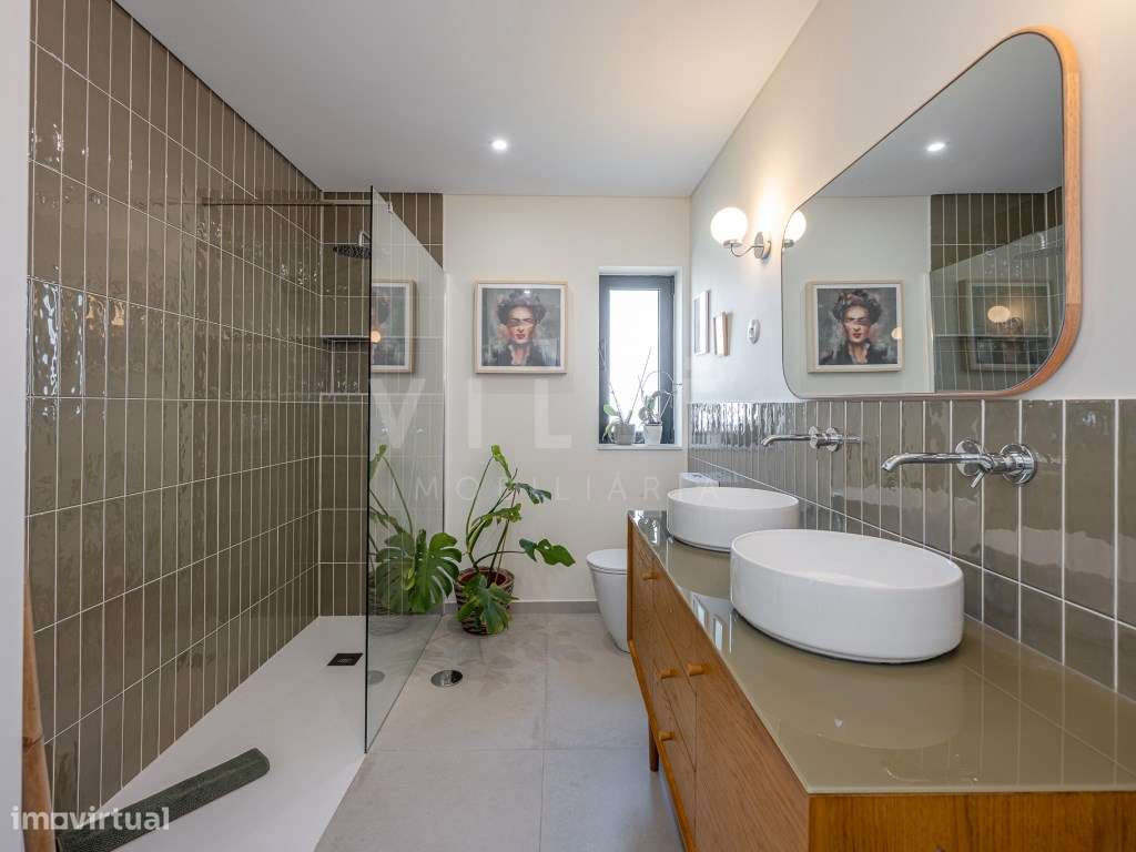 Moradia Independente T5 renovada em 2025 | 1450m2 de terreno | Prai...-4