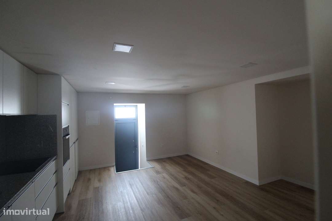 Moradia T1 geminada em Paços de Brandão - Grande imagem: 4/11