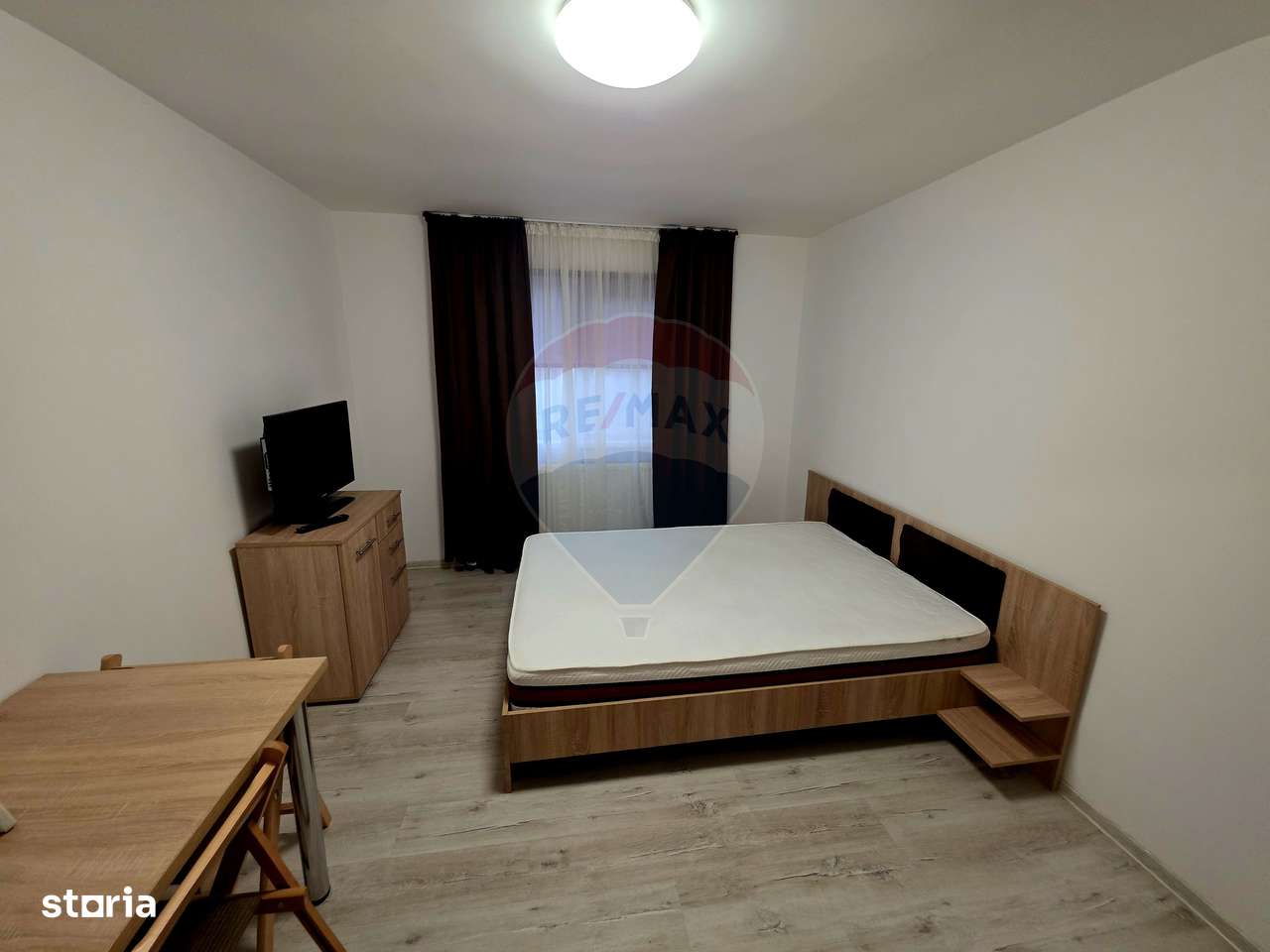 Apartament cu 1 camere de vânzare în zona 1 Mai-4