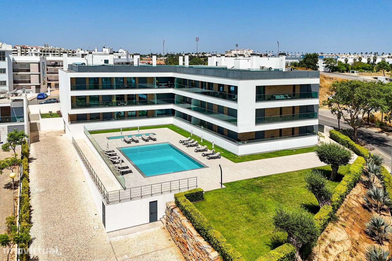 Apartamento T2 central em condomínio privado com piscina