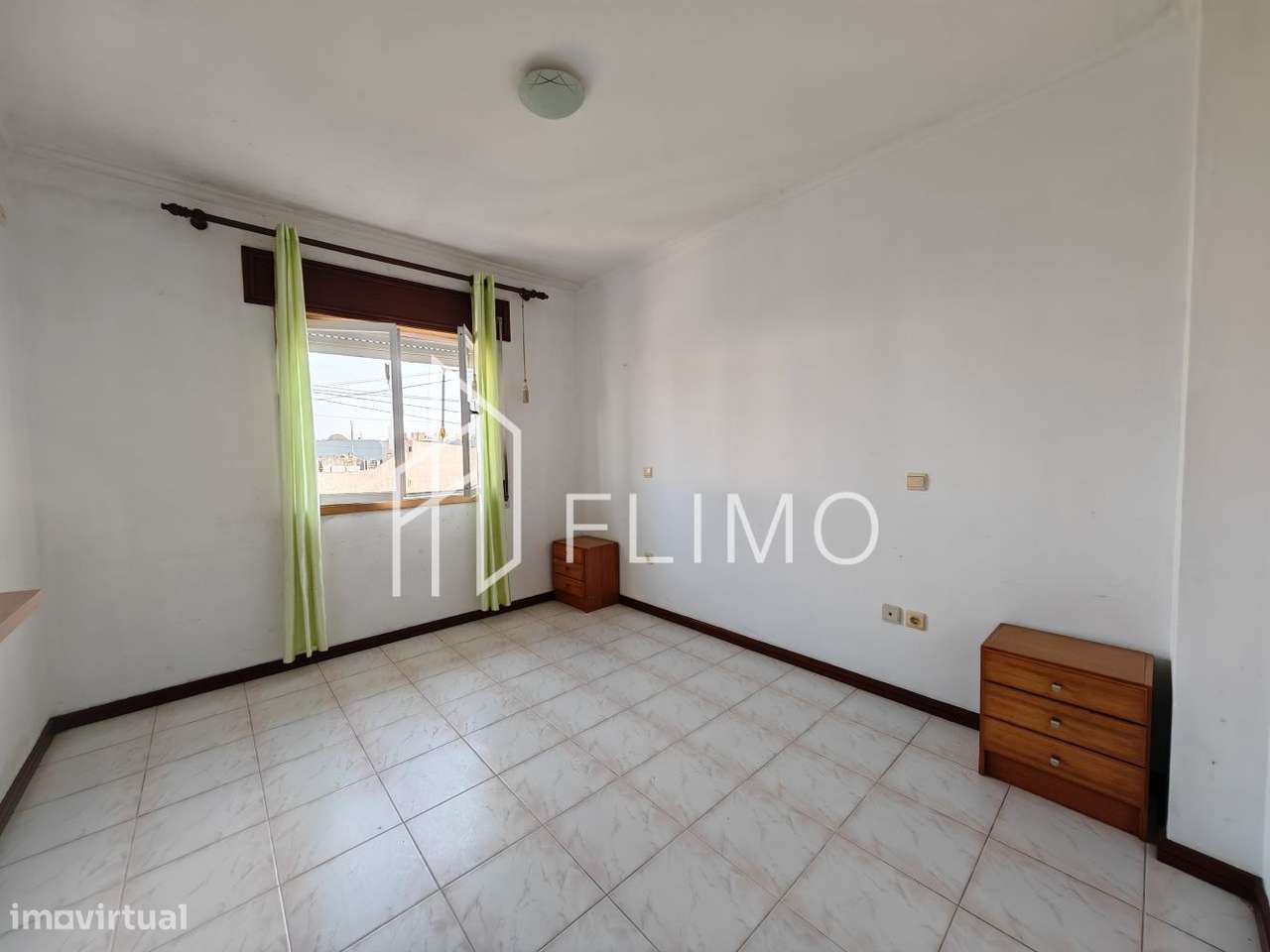 Moradia T4 com potencial Bifamiliar-11
