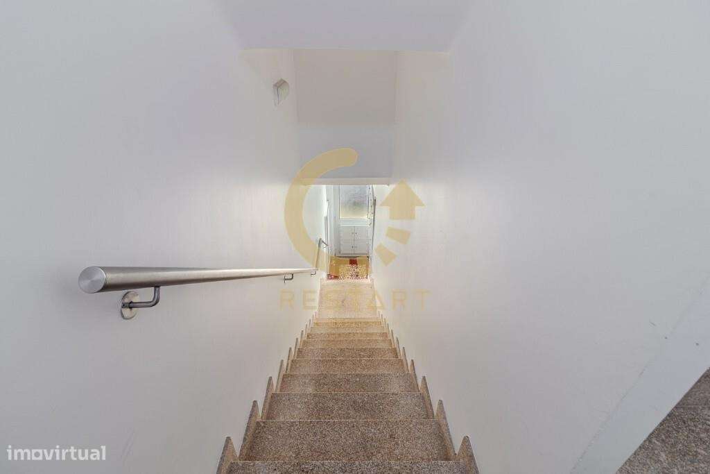 T2  Renovado para venda no Centro do Porto-19