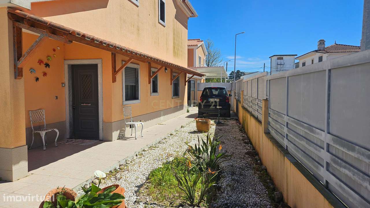 Moradia T3 com garagem p/2 carros em Azeitão - Grande imagem: 4/36